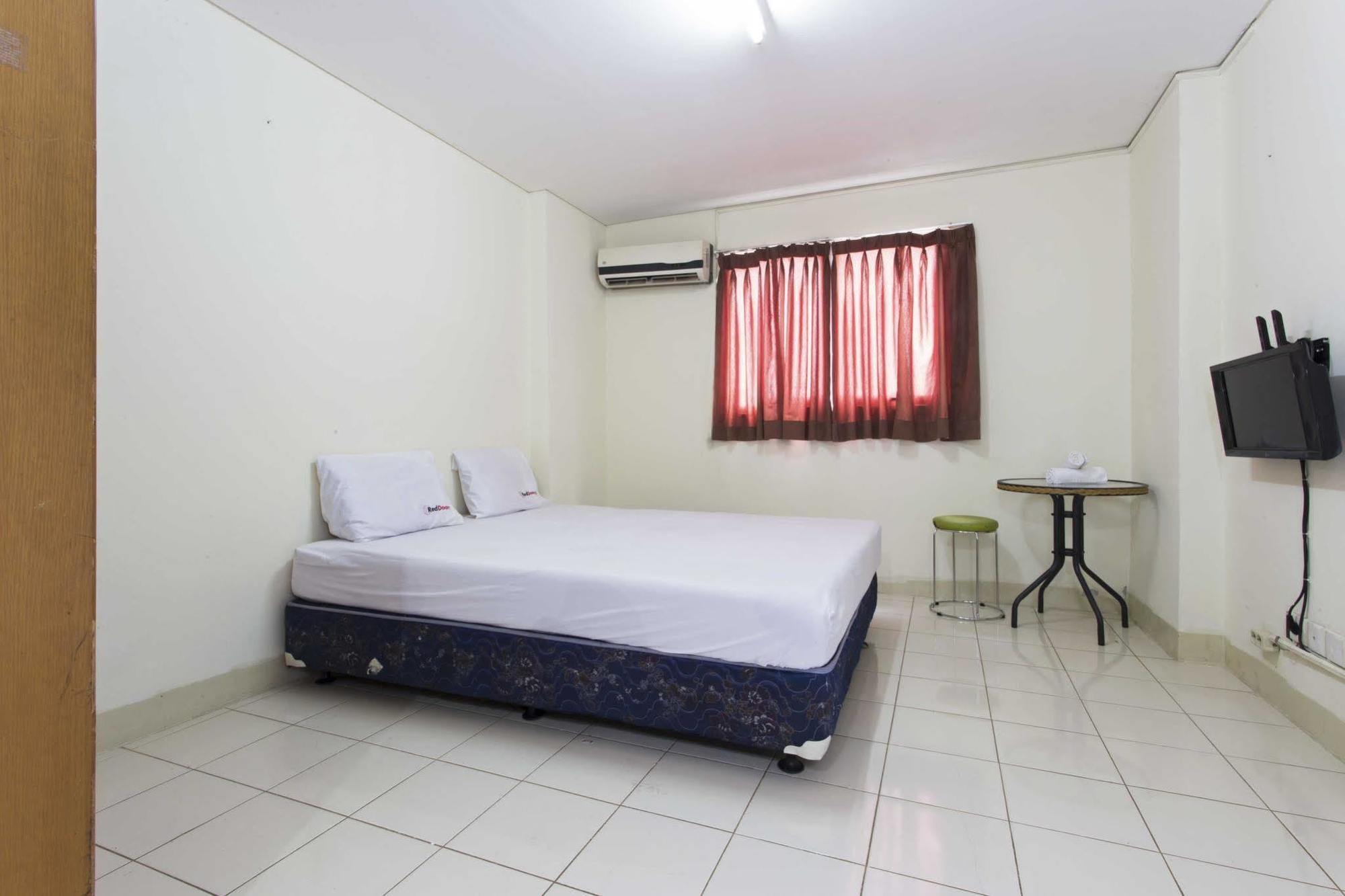 Reddoorz Apartment @ Pulo Gadung 雅加达 外观 照片