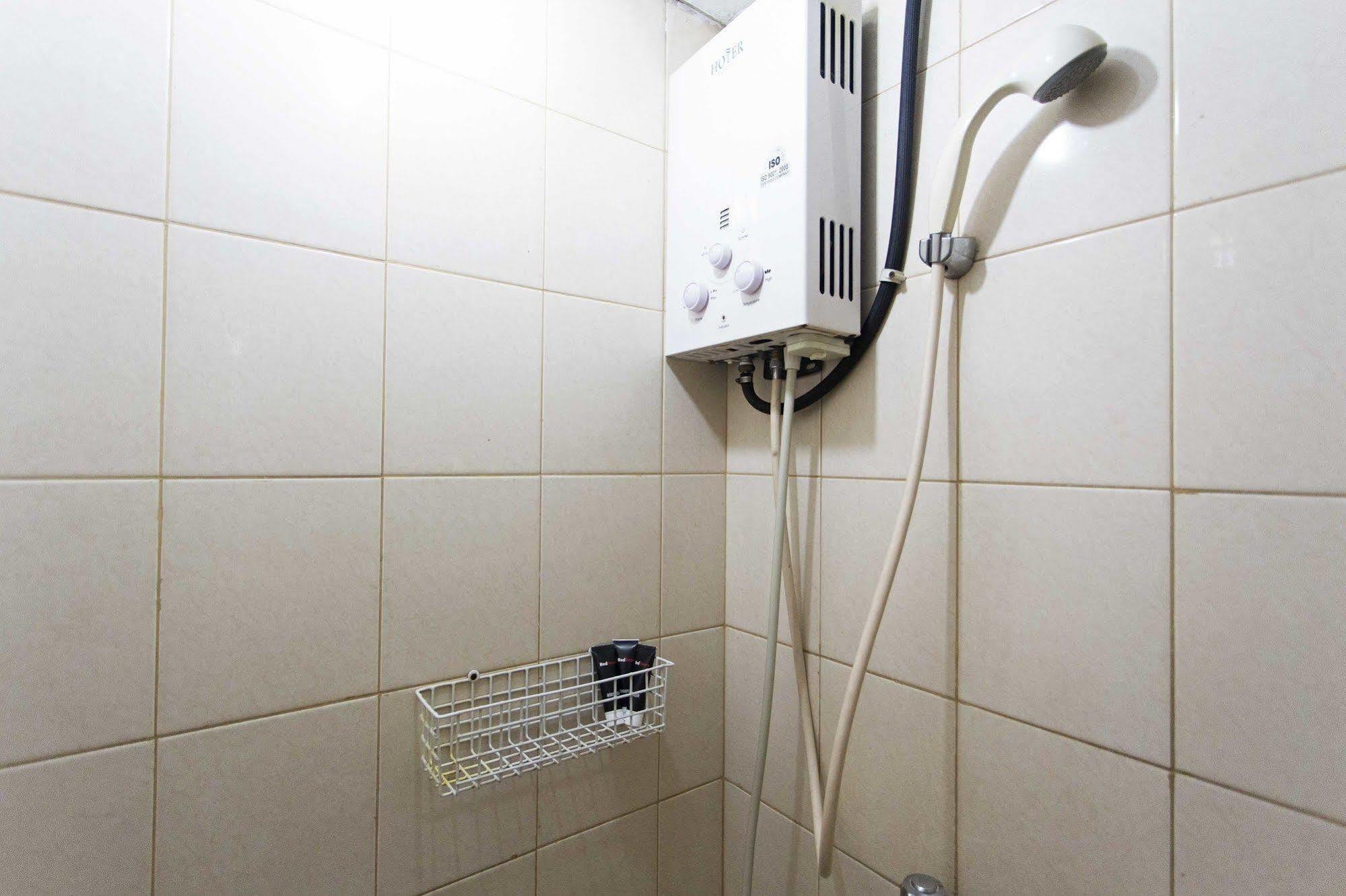 Reddoorz Apartment @ Pulo Gadung 雅加达 外观 照片