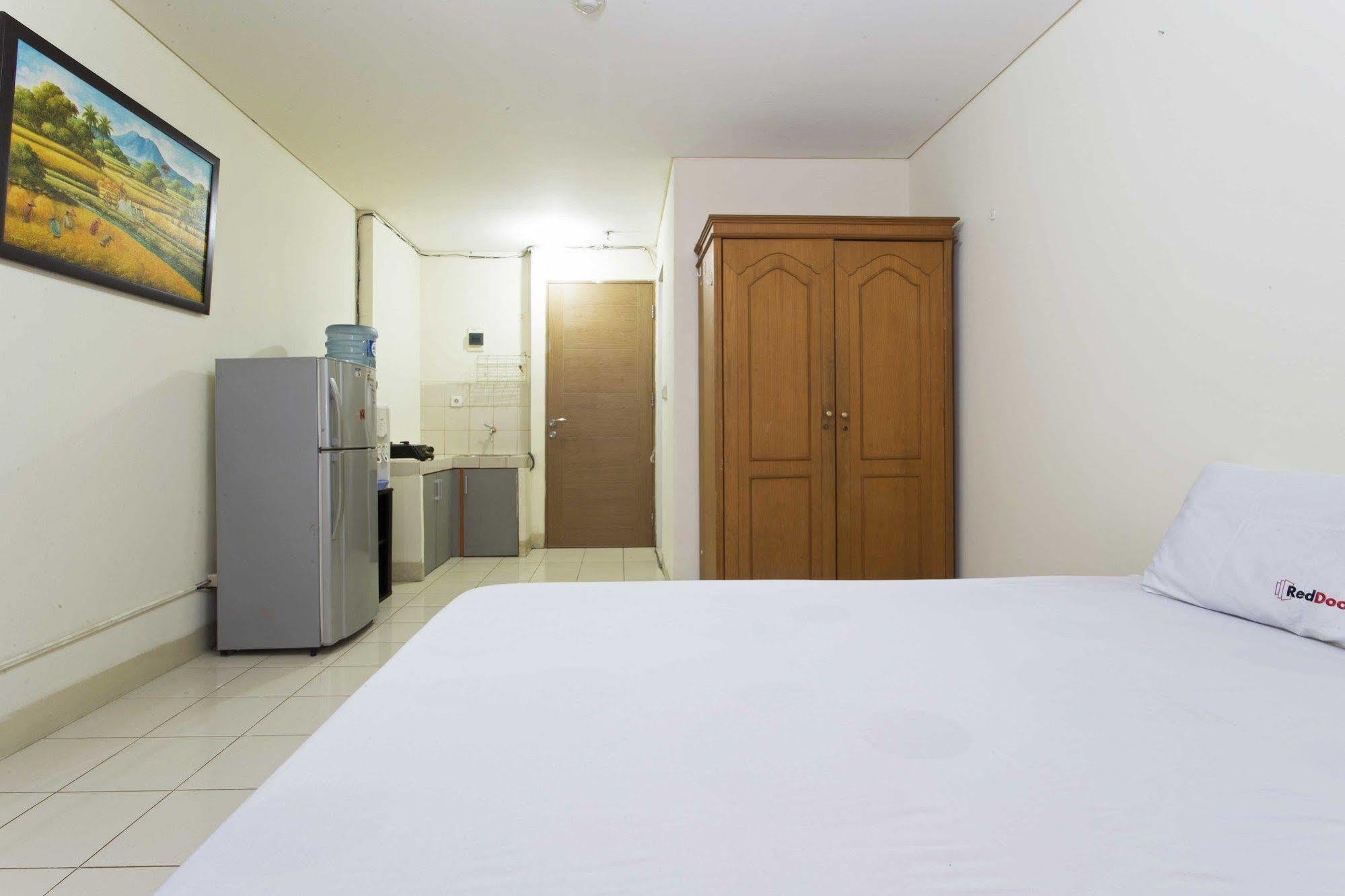 Reddoorz Apartment @ Pulo Gadung 雅加达 外观 照片