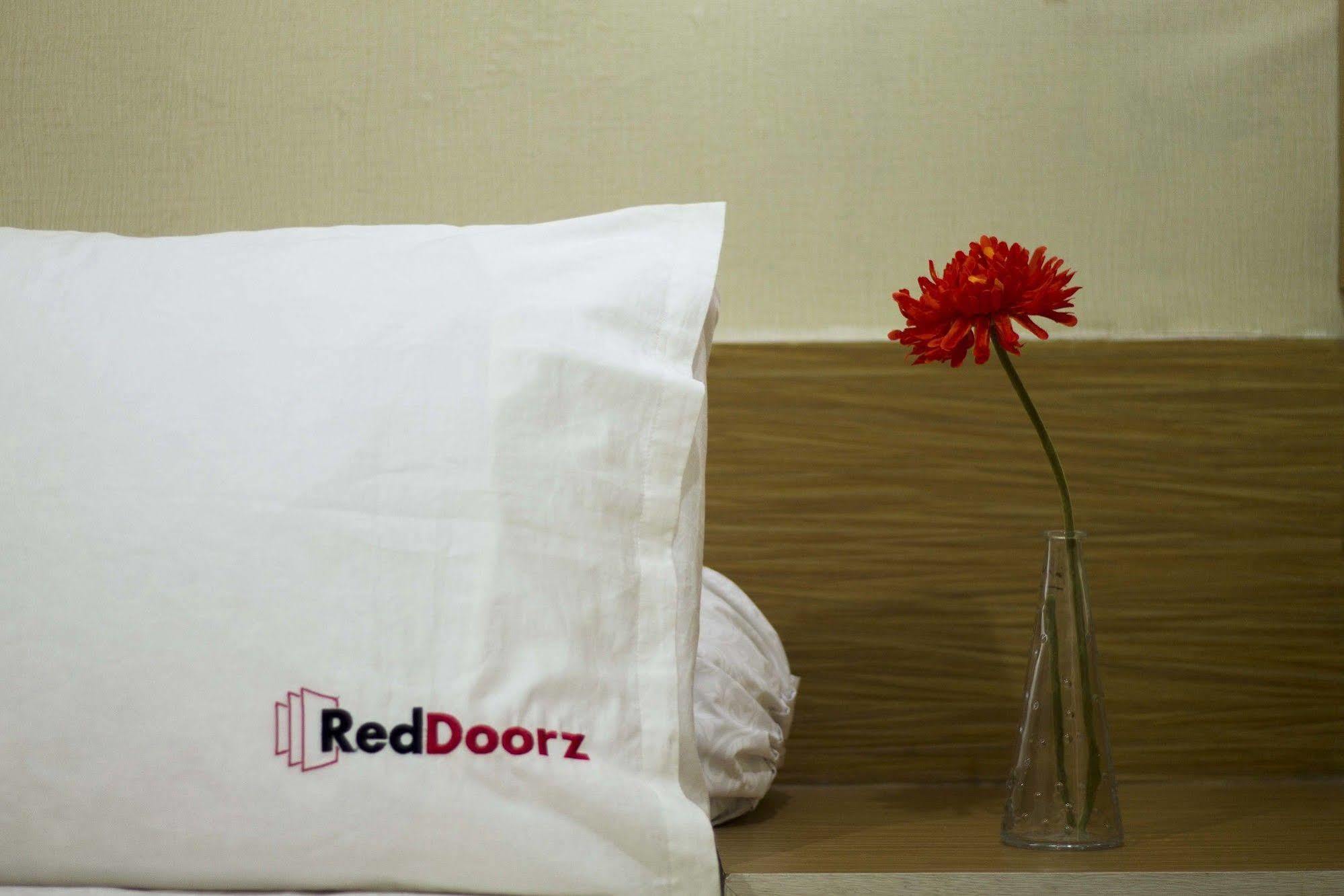Reddoorz Apartment @ Pulo Gadung 雅加达 外观 照片