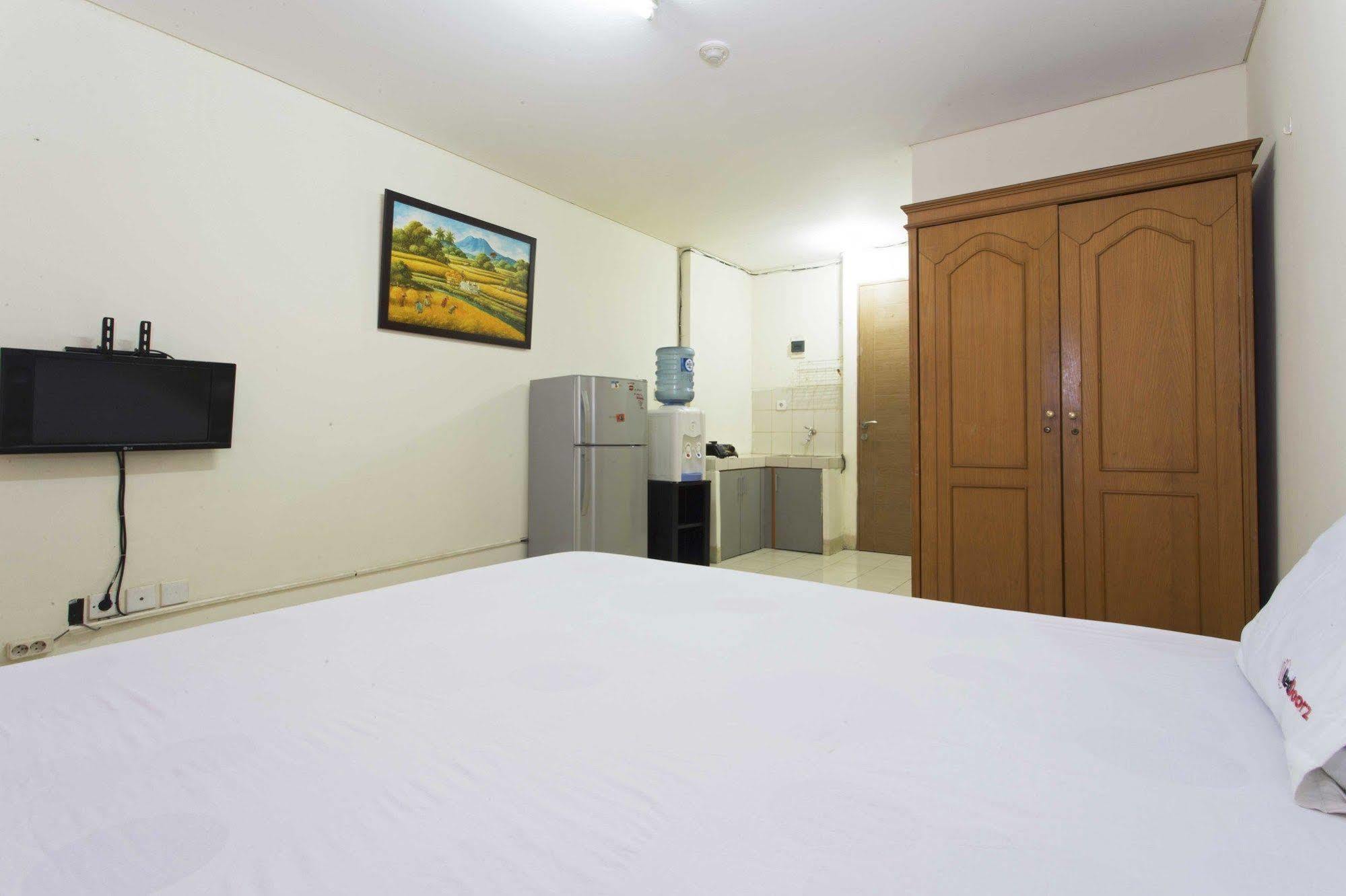Reddoorz Apartment @ Pulo Gadung 雅加达 外观 照片